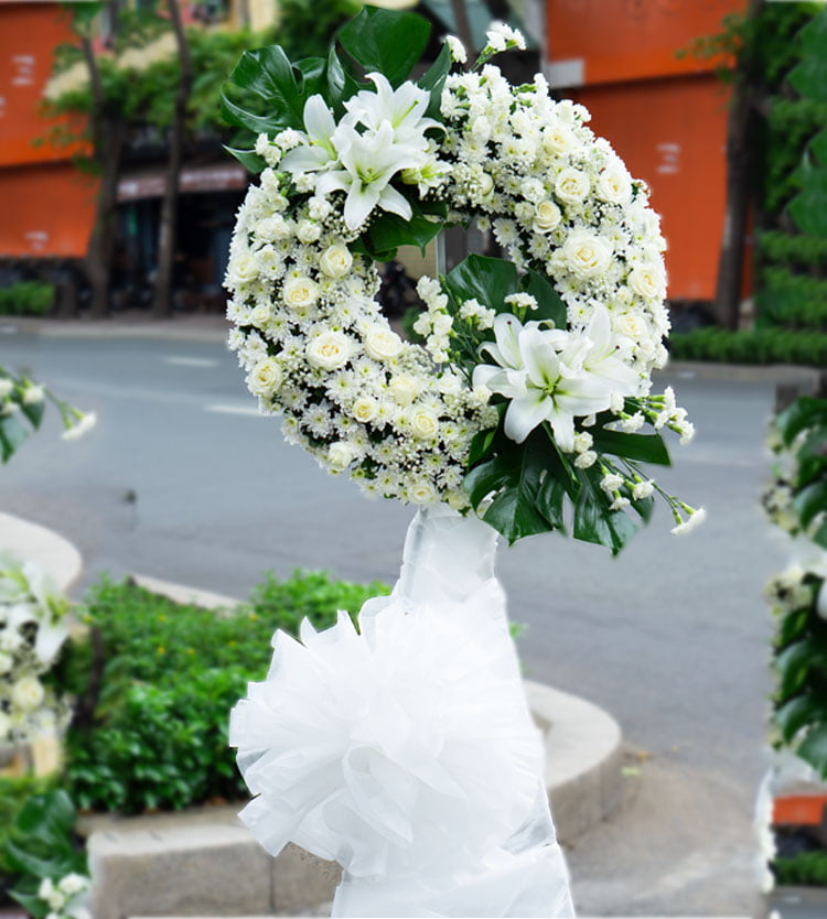 Mua vòng hoa tang lễ đẹp