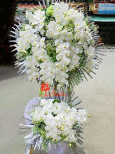 Cách cắm hoa tang lễ đẹp
