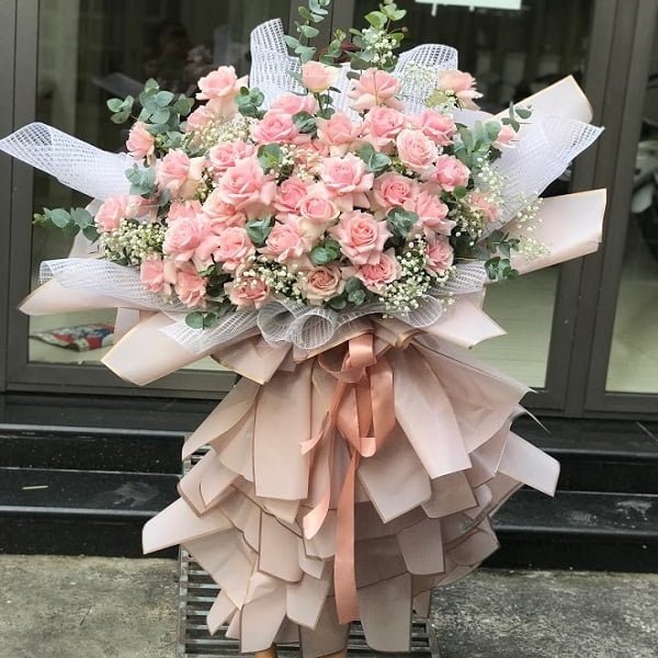 Cách gói giấy cho bó hoa một mặt